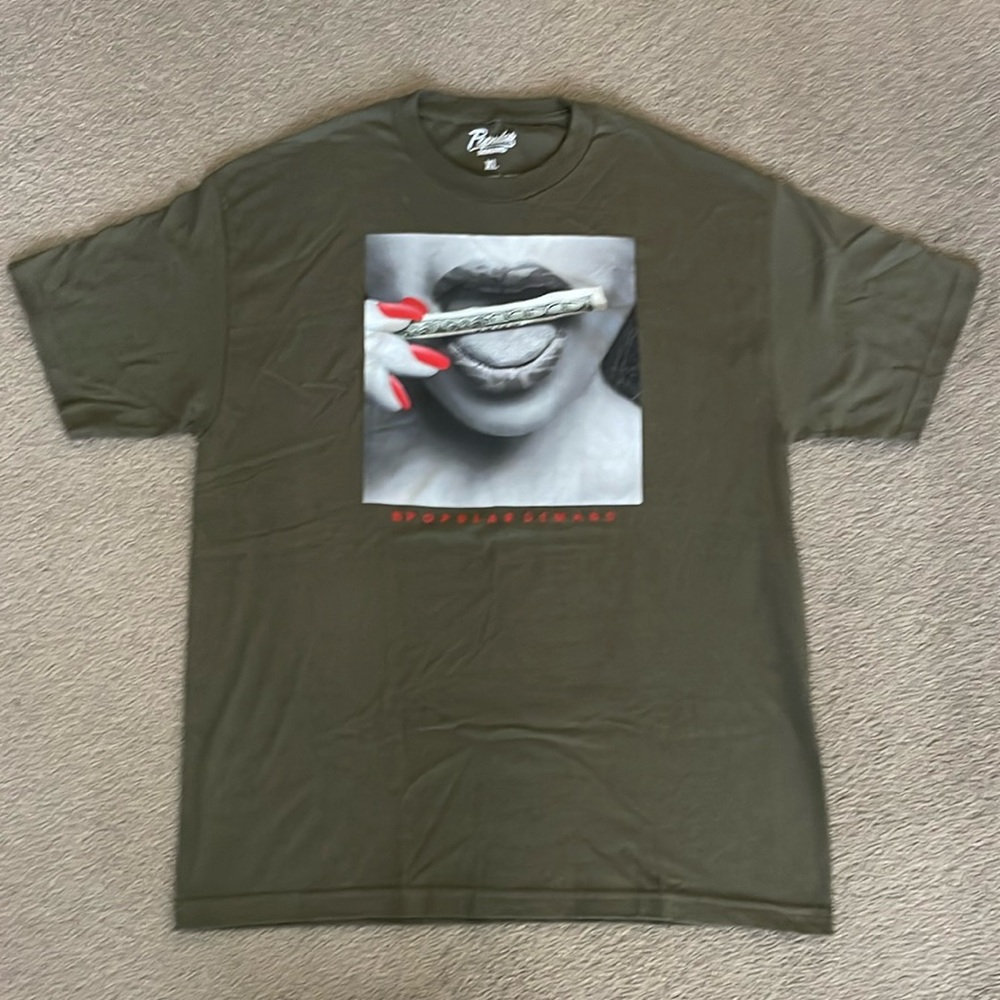 Men's popular demand olive t-shirt XL lips with $100 bill Brand New